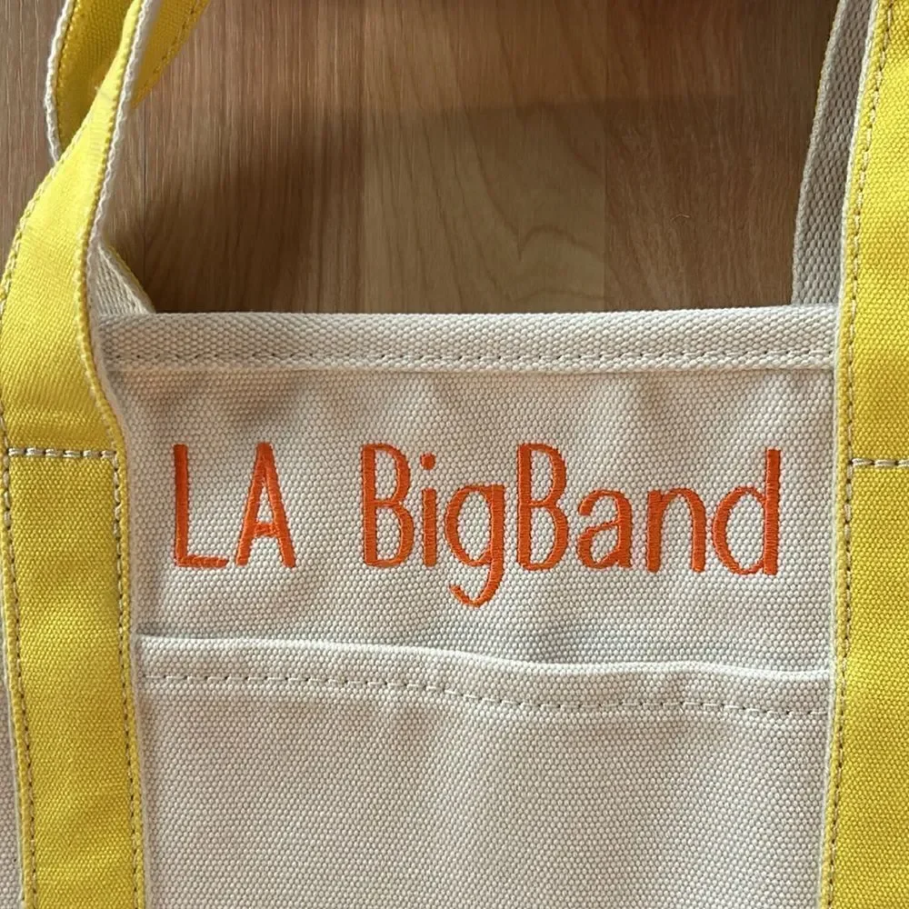 Land's End Canvas tote various colors and embroidery pockets zipper Size Medium
